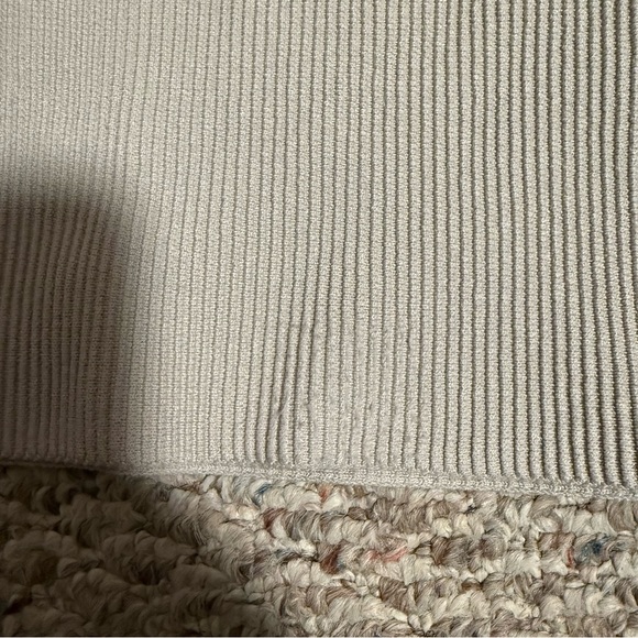 Babaton Aritzia Sculpt Knit Criss Cross Cropped Tank Matte Pearl- Size Medium - Picture 6 of 9